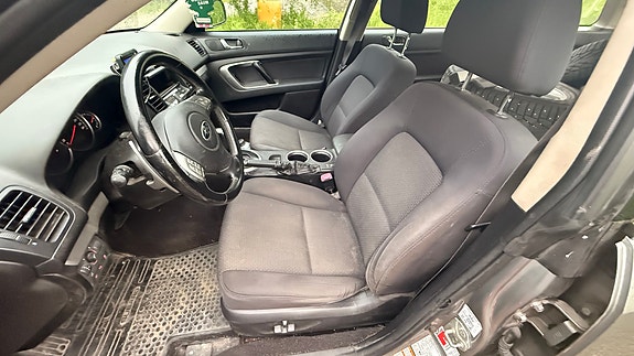Subaru Legacy 5 of 5