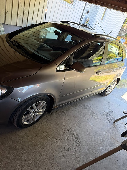 Volkswagen Golf Plus 2 of 15