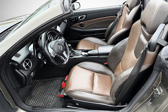 Mercedes-Benz SLK250 24 of 30