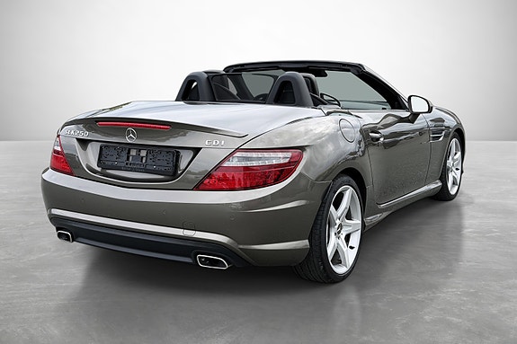 Mercedes-Benz SLK250 9 of 30