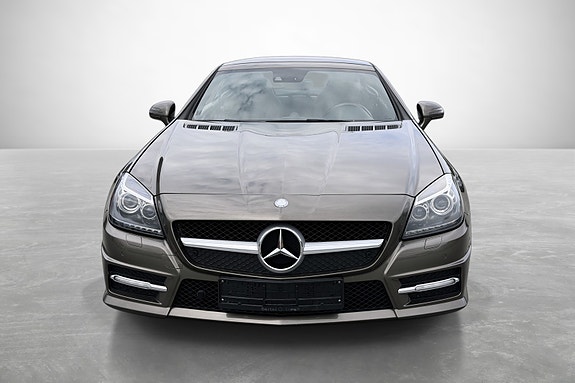 Mercedes-Benz SLK250 8 of 30