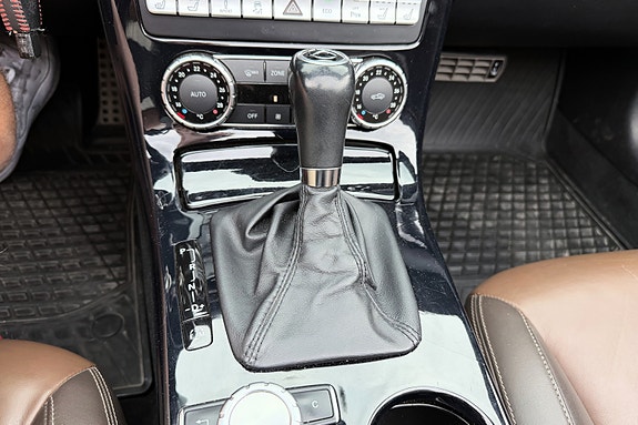 Mercedes-Benz SLK250 22 of 30