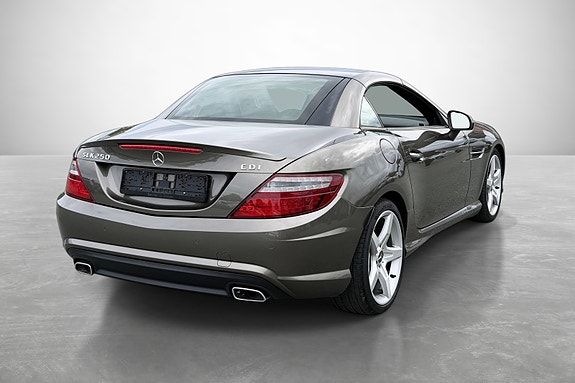 Mercedes-Benz SLK250 10 of 30