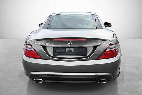 Mercedes-Benz SLK250 11 of 30
