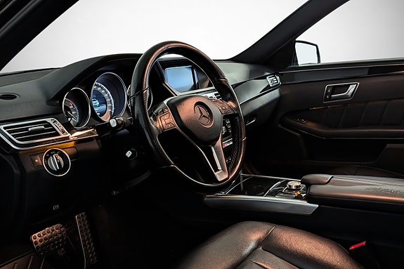 Mercedes-Benz E220 10 of 25
