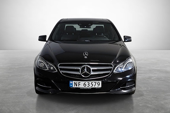 Mercedes-Benz E220 3 of 25