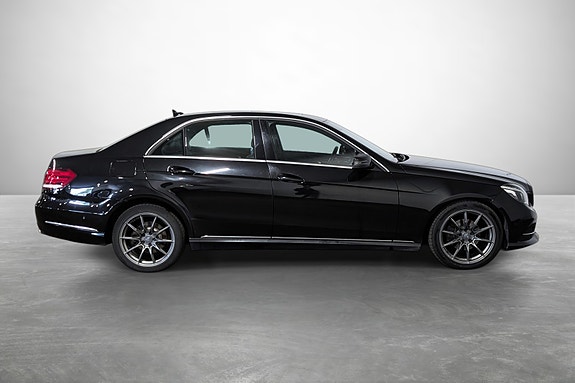 Mercedes-Benz E220 5 of 25