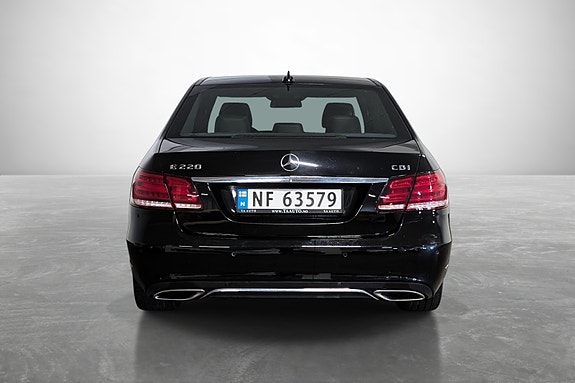 Mercedes-Benz E220 7 of 25