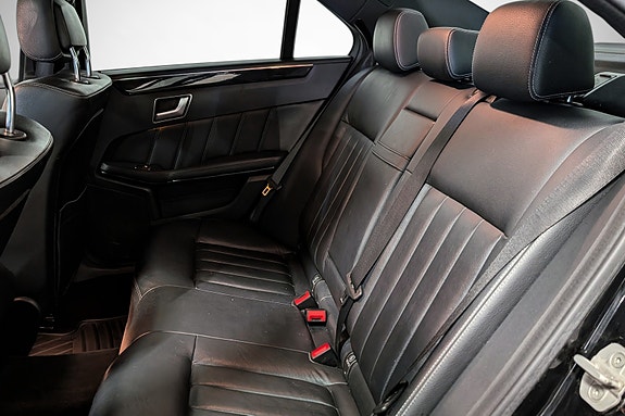 Mercedes-Benz E220 20 of 25