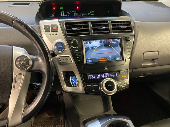 Toyota Prius+ 16 of 23