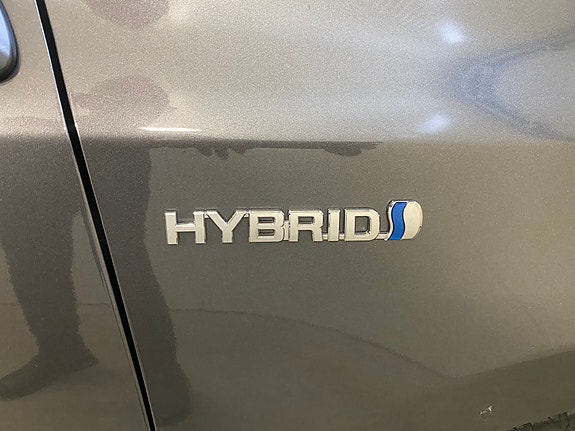 Toyota Prius+ 22 of 23