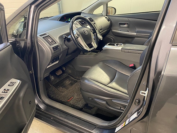 Toyota Prius+ 20 of 23
