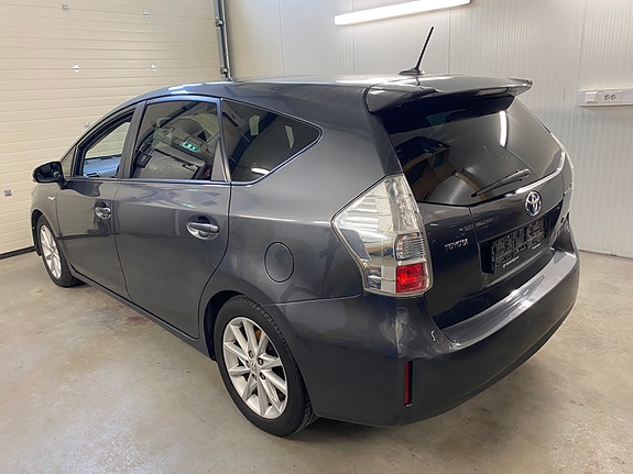 Toyota Prius+ 3 of 23