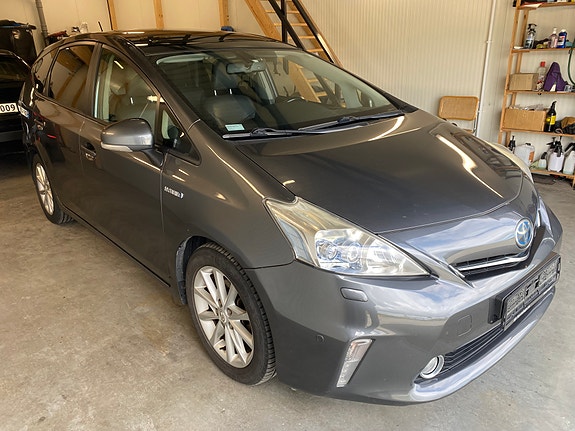 Toyota Prius+ 7 of 23