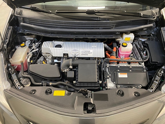 Toyota Prius+ 8 of 23