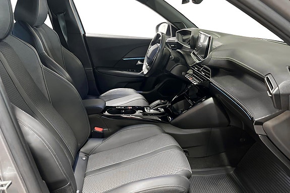 Peugeot e-2008 23 of 29