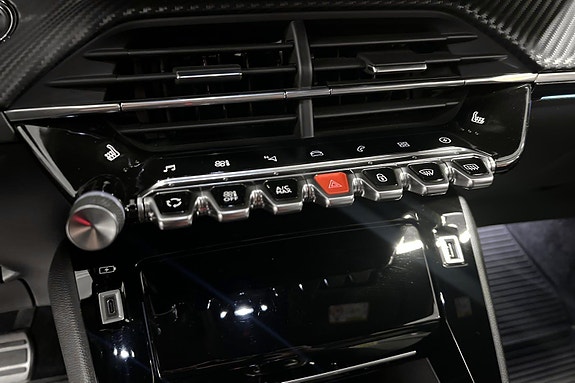Peugeot e-2008 15 of 29