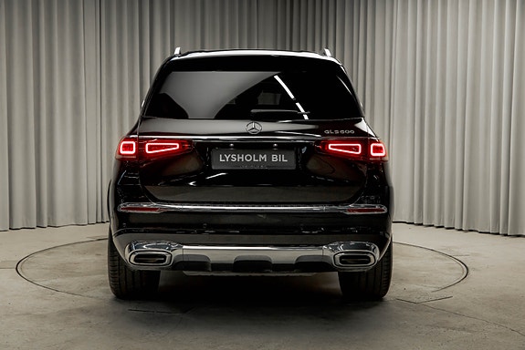 Mercedes-Benz GLS600 17 of 30
