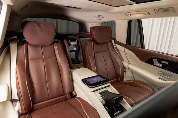 Mercedes-Benz GLS600 22 of 30