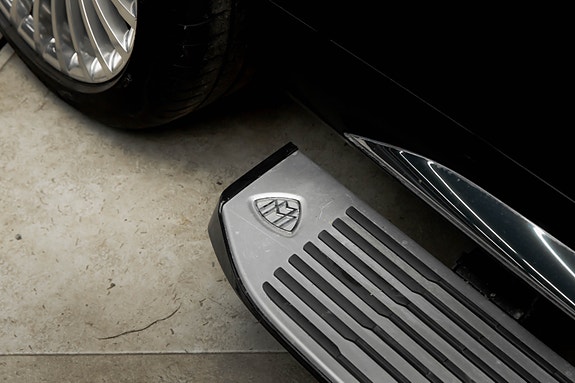Mercedes-Benz GLS600 9 of 30