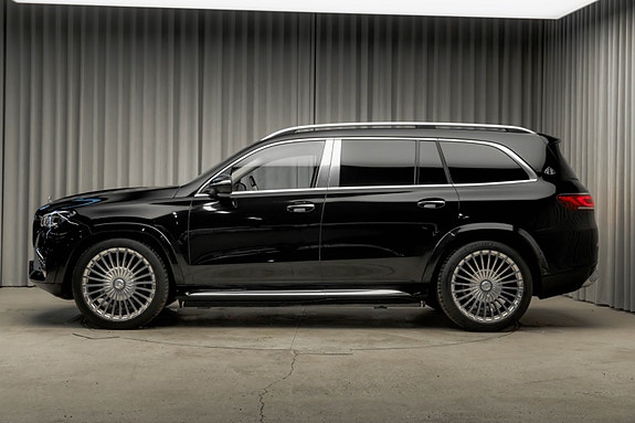 Mercedes-Benz GLS600 13 of 30