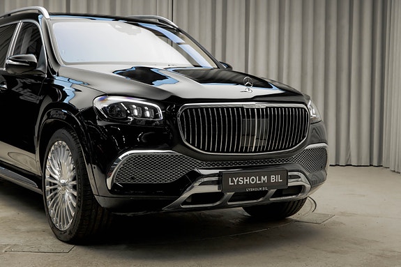 Mercedes-Benz GLS600 3 of 30