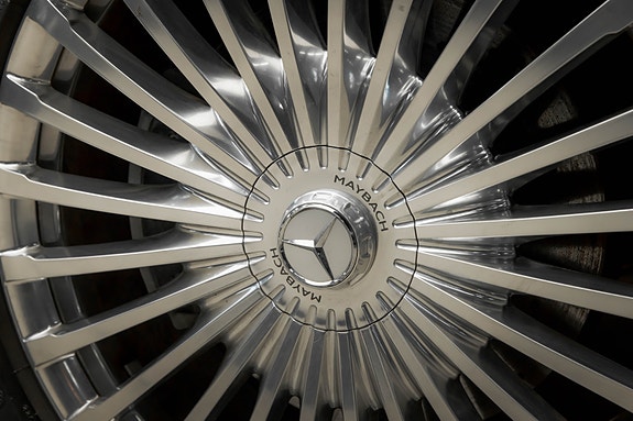 Mercedes-Benz GLS600 10 of 30