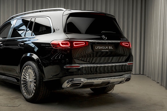 Mercedes-Benz GLS600 15 of 30