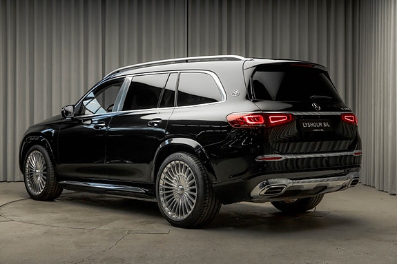 Mercedes-Benz GLS600 14 of 30