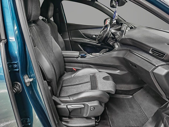 Peugeot 5008 17 of 28