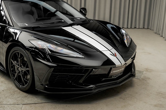 Chevrolet Corvette 4 of 30
