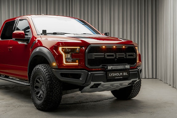 Ford F-150 2 of 5