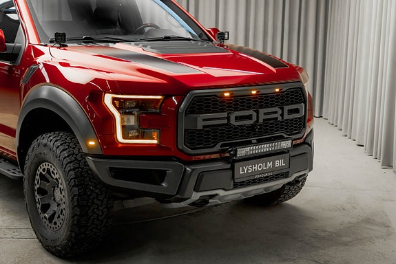 Ford F-150 3 of 5