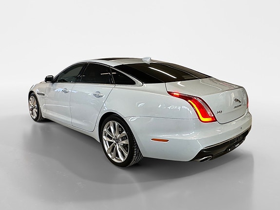 Jaguar XJ 8 of 30