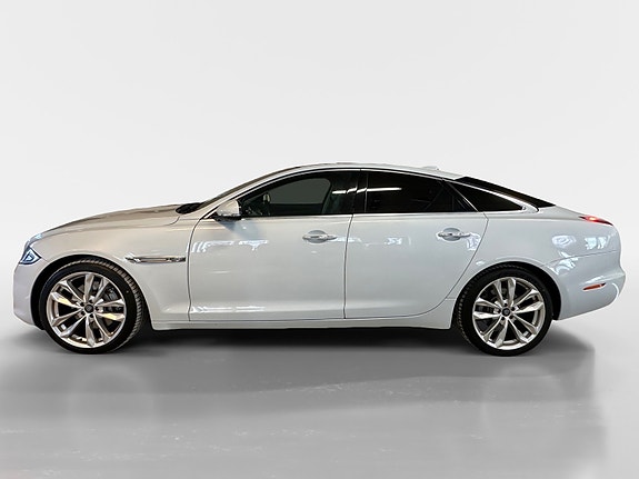 Jaguar XJ 4 of 30