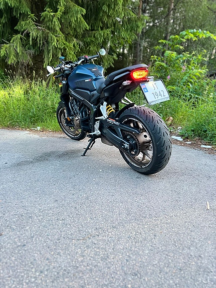 Honda CBR 650 R 3 of 10
