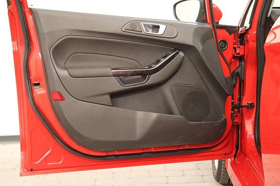 Ford Fiesta 21 of 30