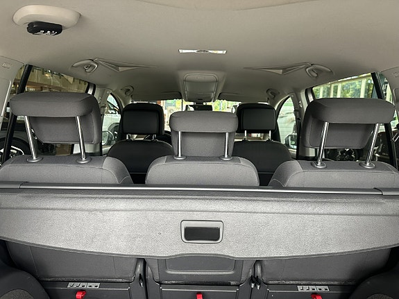 Volkswagen Touran 10 of 30
