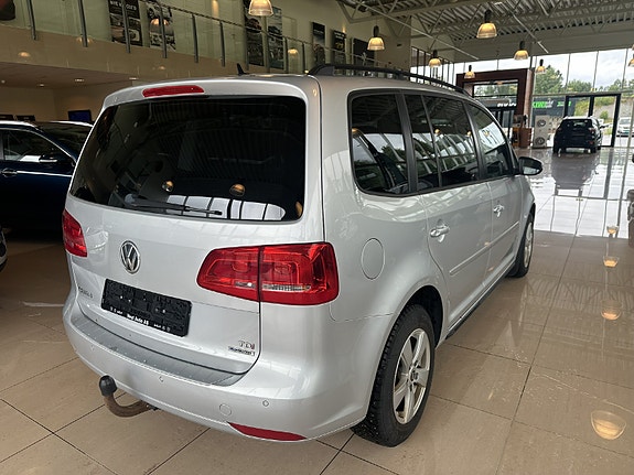 Volkswagen Touran 7 of 30