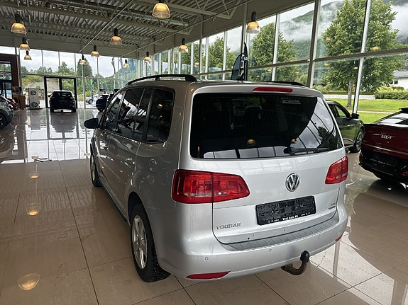 Volkswagen Touran 8 of 30