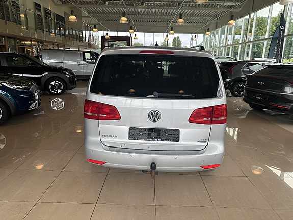 Volkswagen Touran 6 of 30