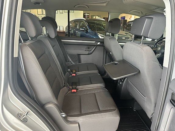 Volkswagen Touran 5 of 5