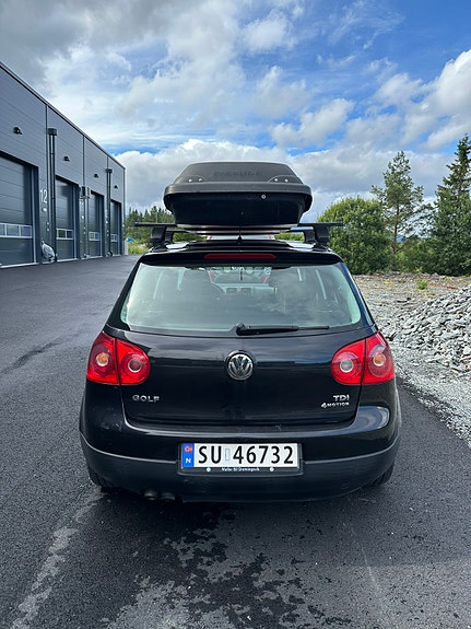 Volkswagen Golf V 5 of 5