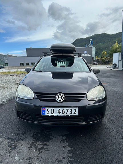 Volkswagen Golf V 4 of 5