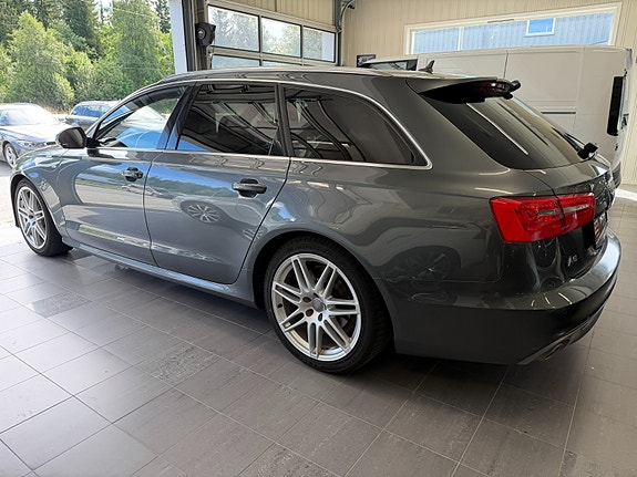 Audi A6 4 of 5