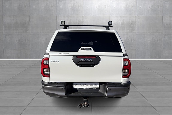 Toyota HiLux 4 of 22