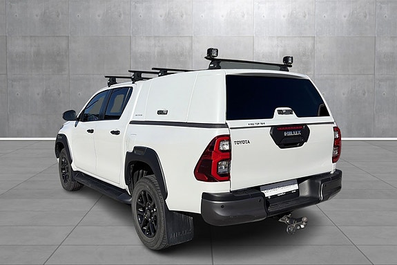 Toyota HiLux 3 of 22