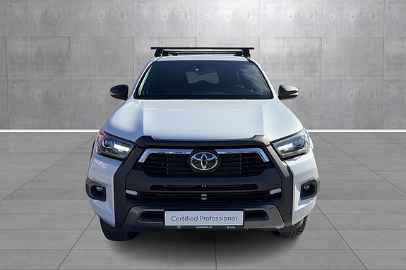 Toyota HiLux 8 of 22