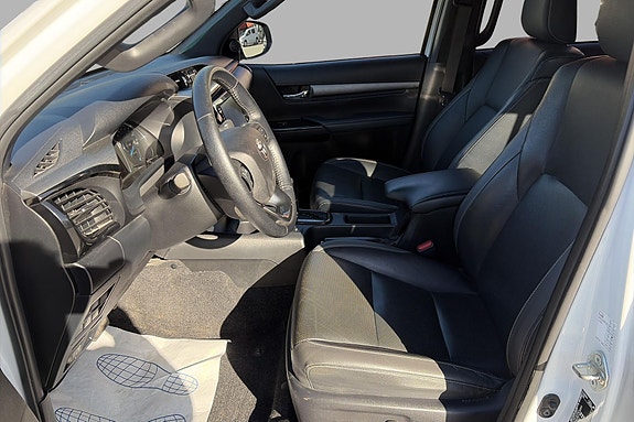 Toyota HiLux 10 of 22