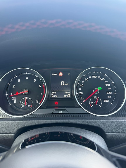 Volkswagen Golf VII 16 of 27